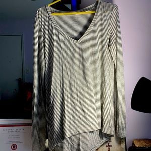 American Eagle Long Sleeve (Long in Length)